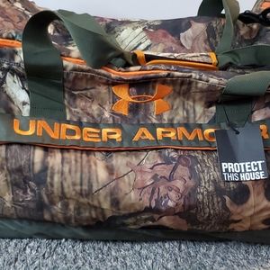 Under armour/Mossy Oak camo Break UpCountry duffel